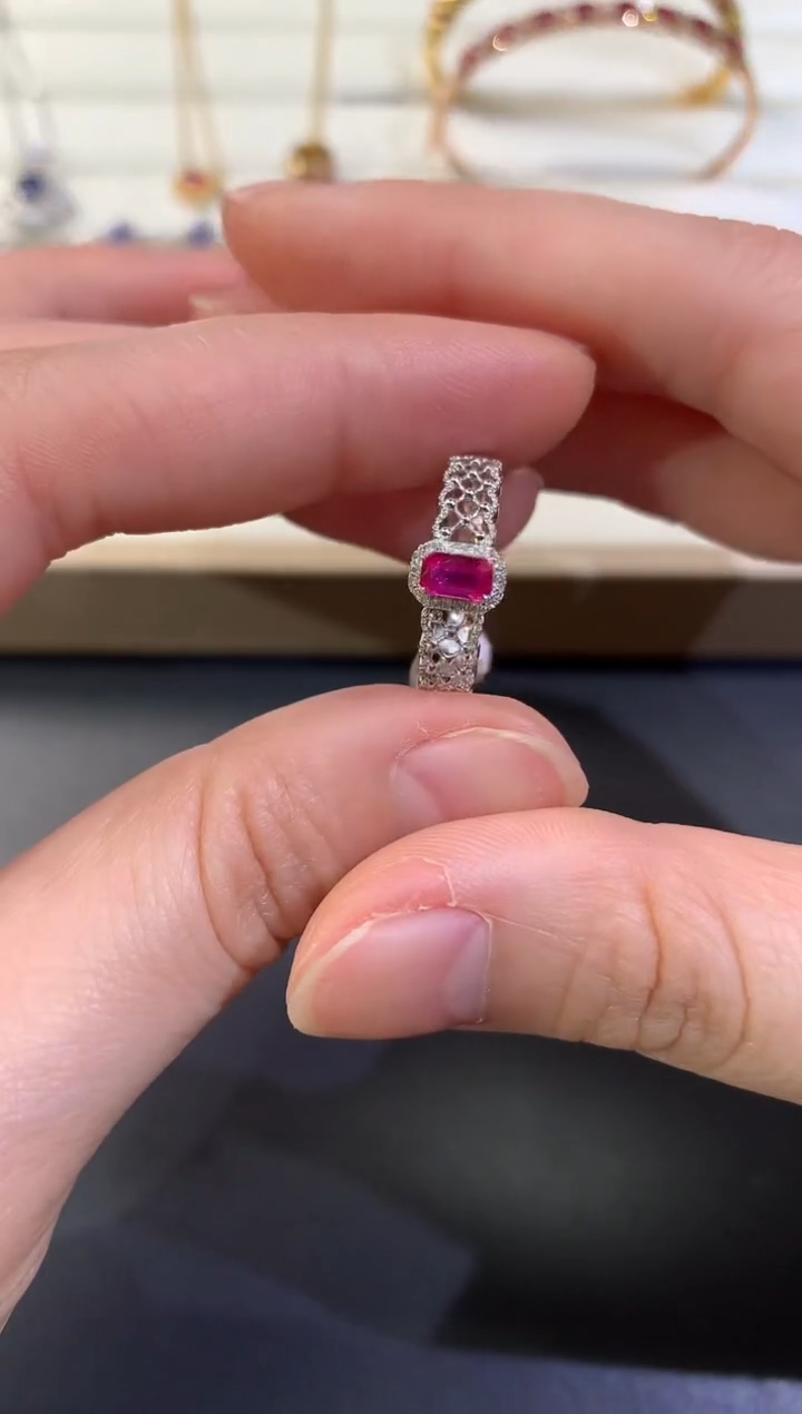 【闪购商品】红宝石戒指18K金镶嵌D116|3932