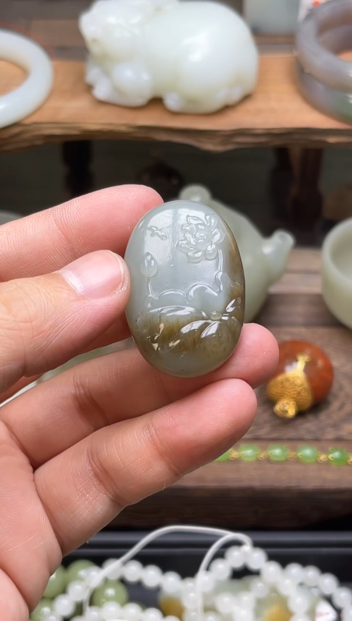 【闪购商品】和田玉未镶嵌吊坠且末吐拉牧场 荷花