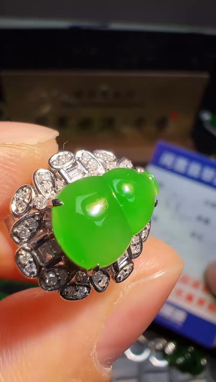 【闪购商品】翡翠戒指18K金镶嵌翡翠回流