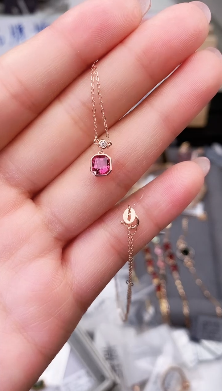 颈饰18K金镶嵌碧玺--专柜--