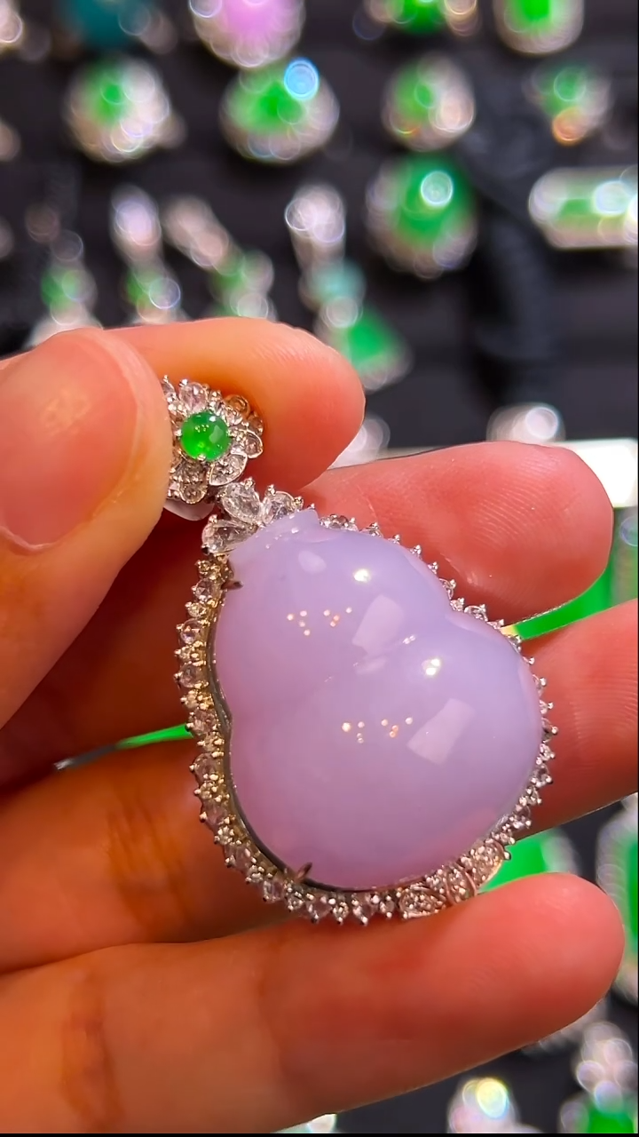 未镶嵌戒指翡翠吊坠