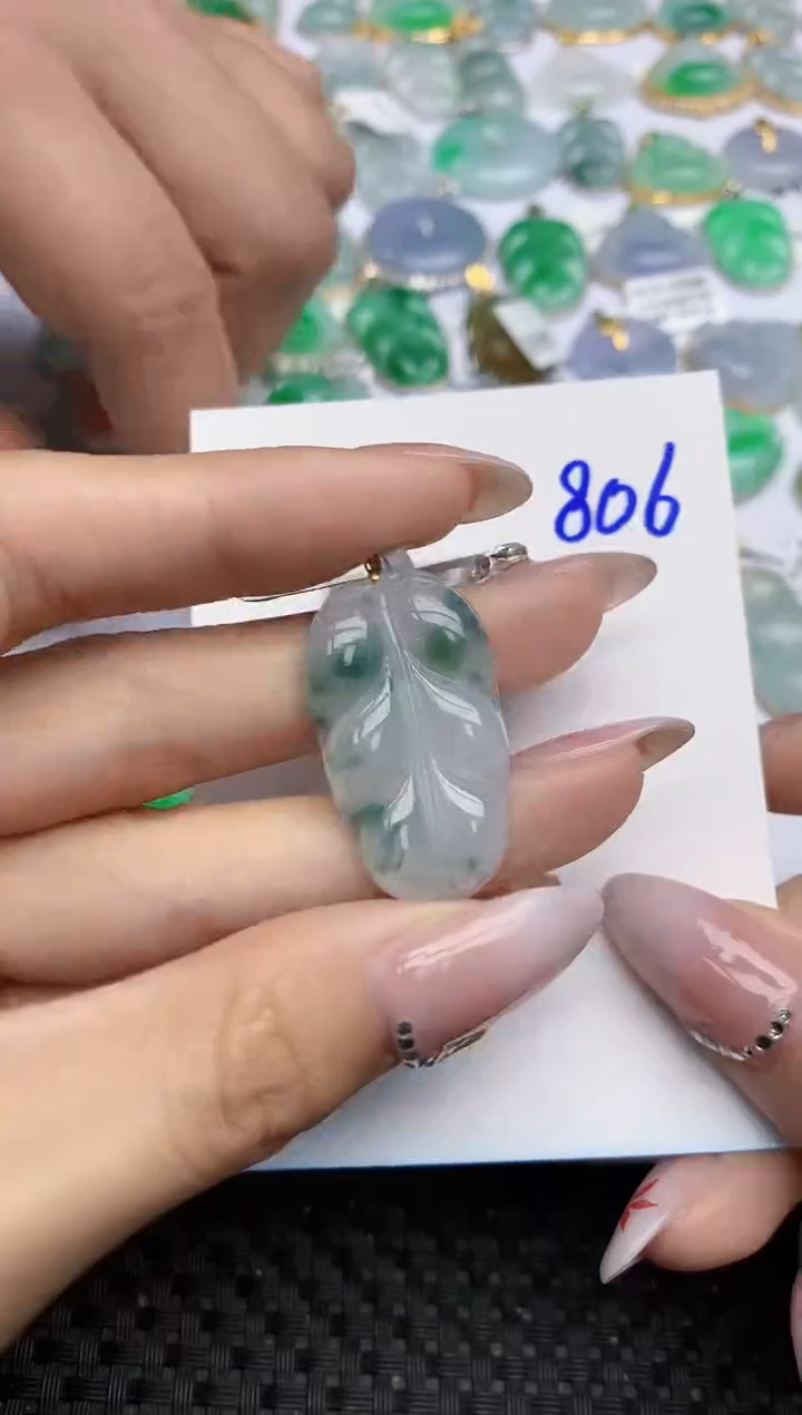 【闪购商品】翡翠颈饰18K金镶嵌天然翡翠A货