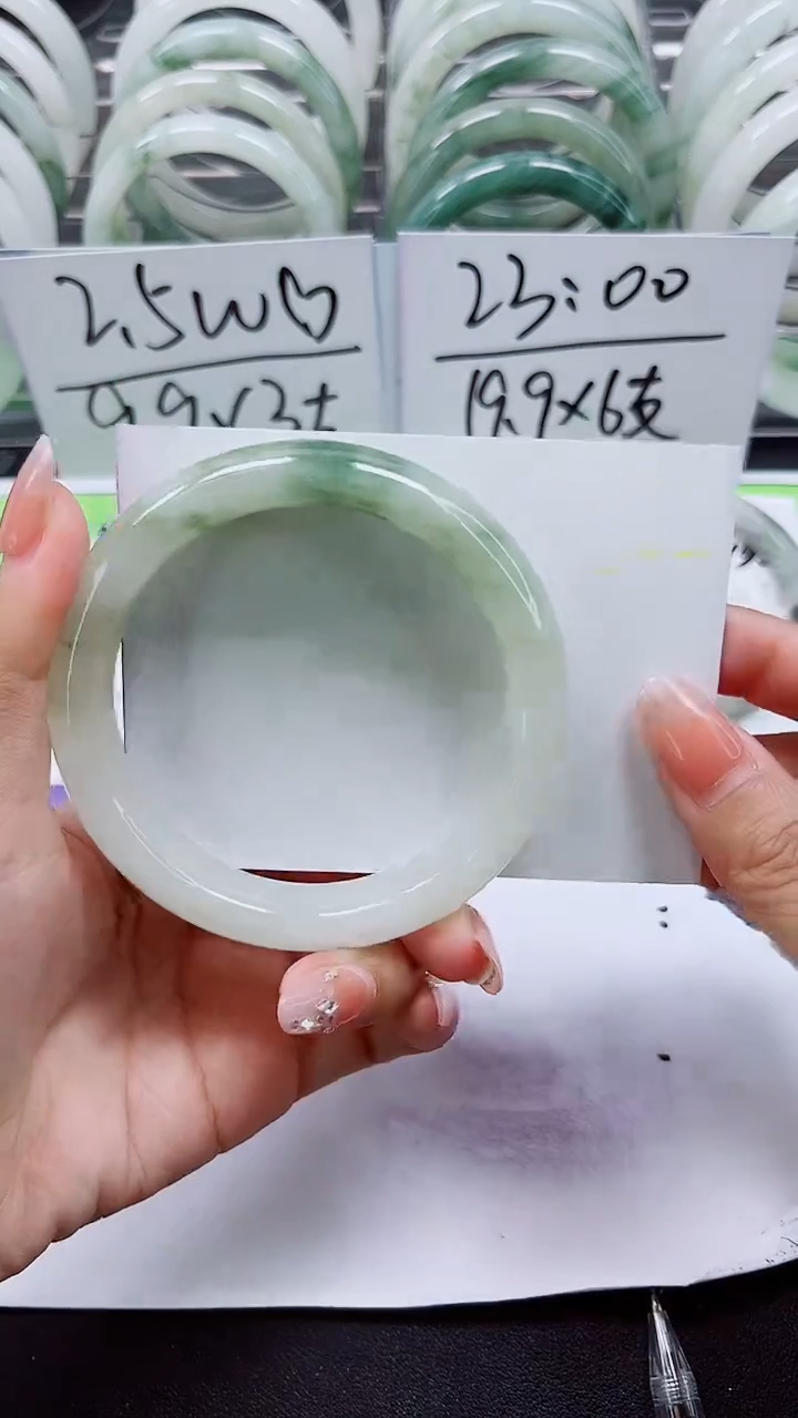 【闪购商品】石英质玉手镯未镶嵌A145-60/61