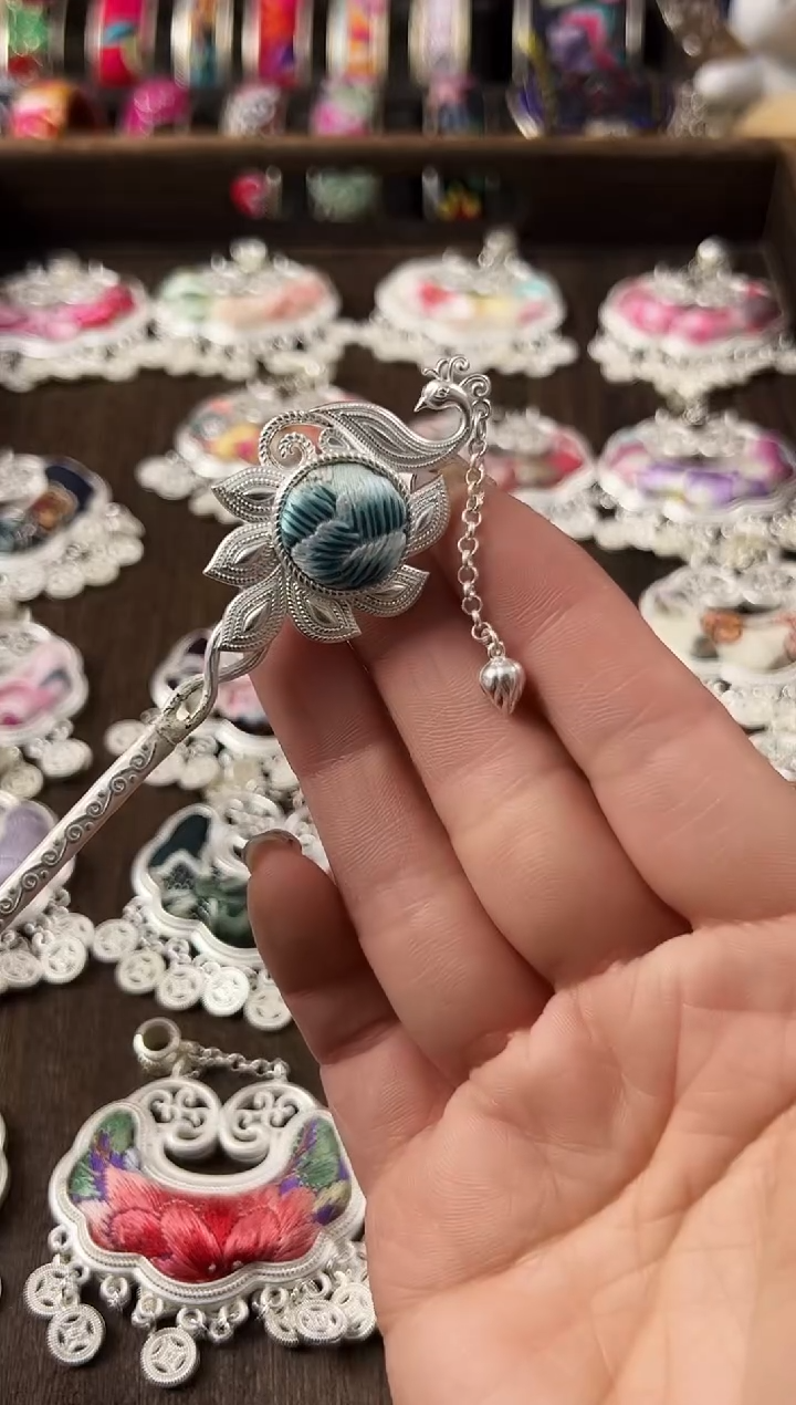 【闪购商品】织绣民族风老绣饰品376