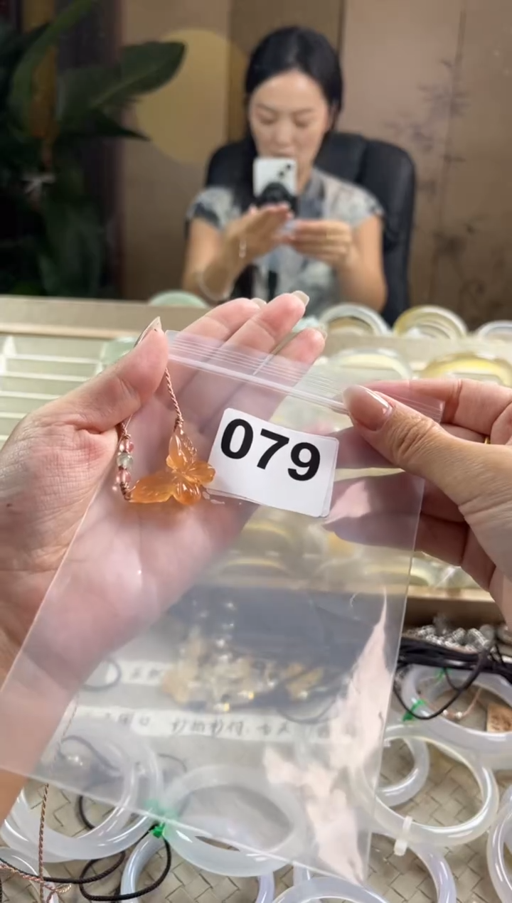 手镯玛瑙/玉髓未镶嵌079