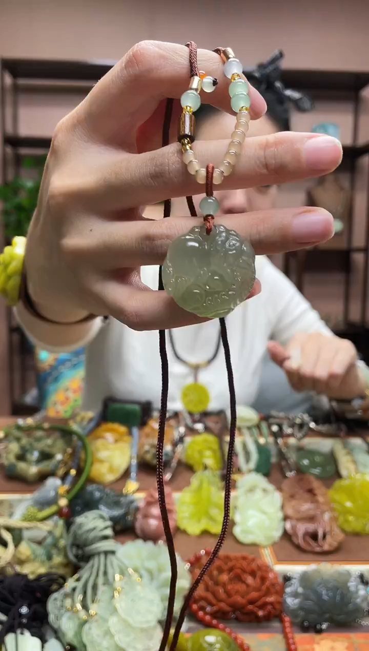未镶嵌岫玉吊坠·3