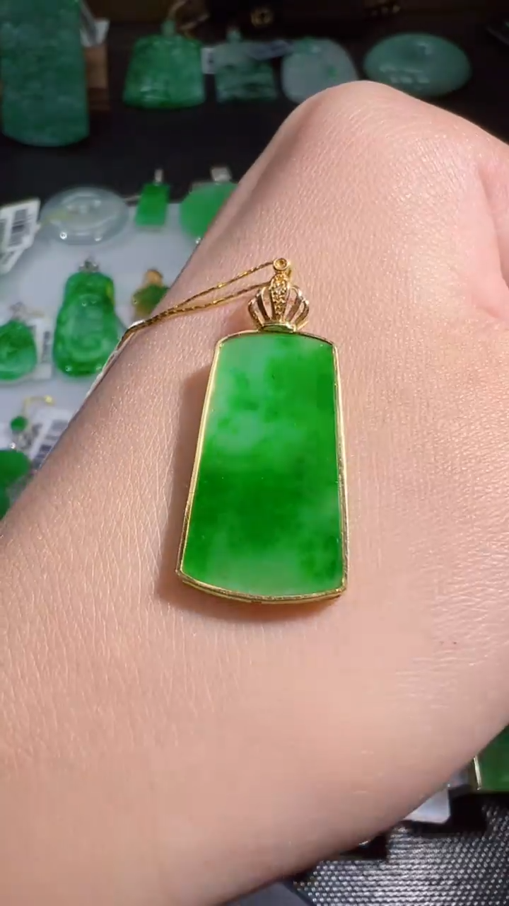 【闪购商品】翡翠挂件18K金镶嵌我