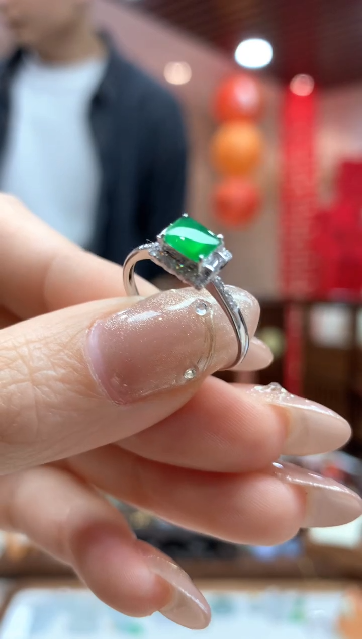 【闪购商品】翡翠戒指18K金镶嵌戒指