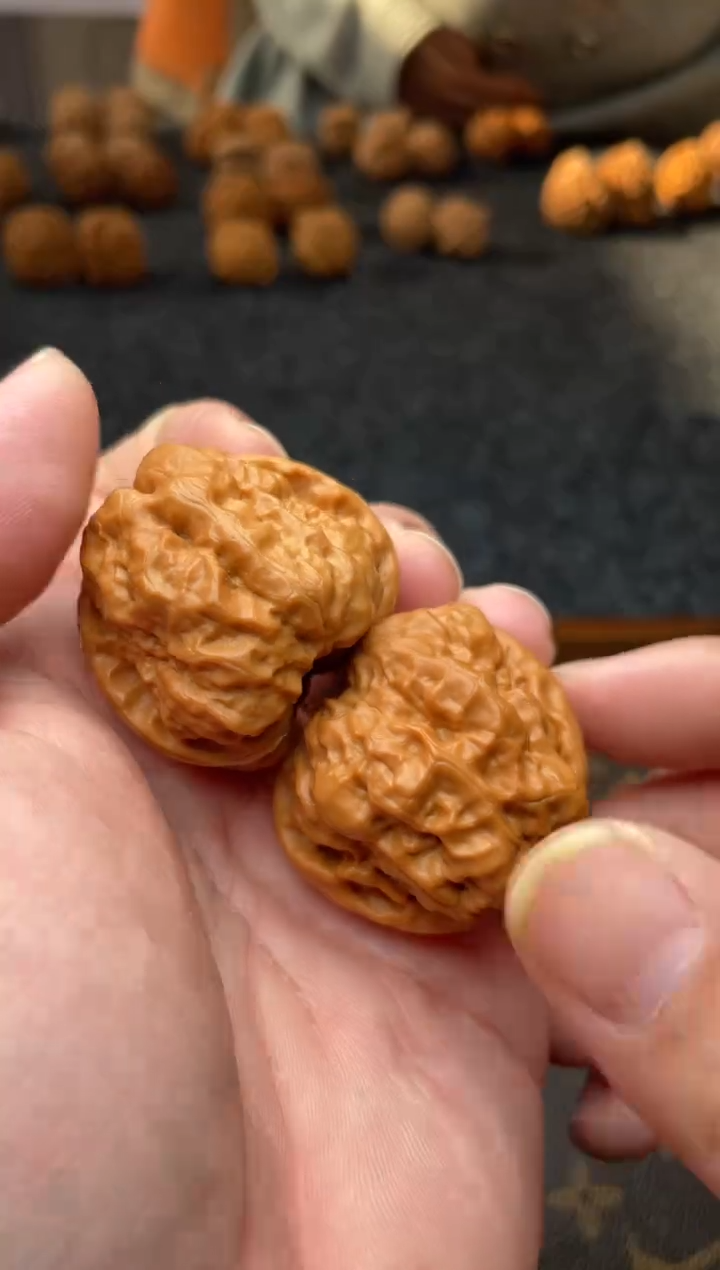 把件文玩核桃B 107 号   38 尺 蛤蟆头