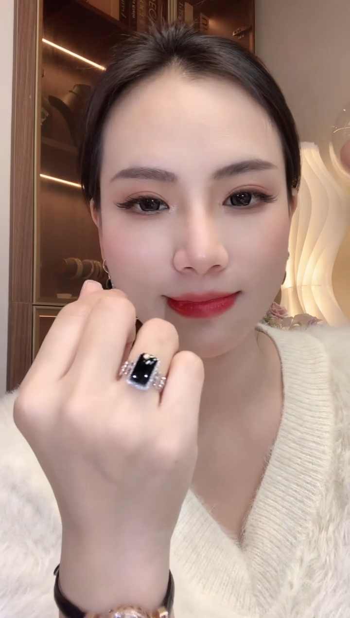 【闪购商品】翡翠戒指18K金镶嵌D16一件·