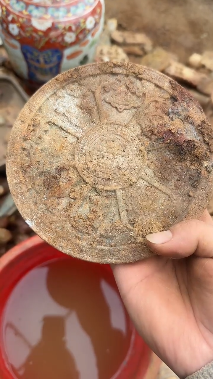 未镶嵌岫岩河磨玉（透闪石质玉）挂件彼***? 岫岩河磨玉