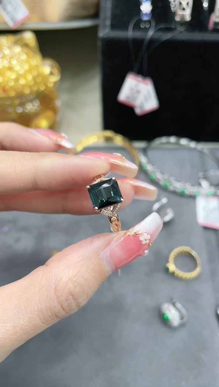 【闪购商品】碧玺戒指18K金镶嵌·