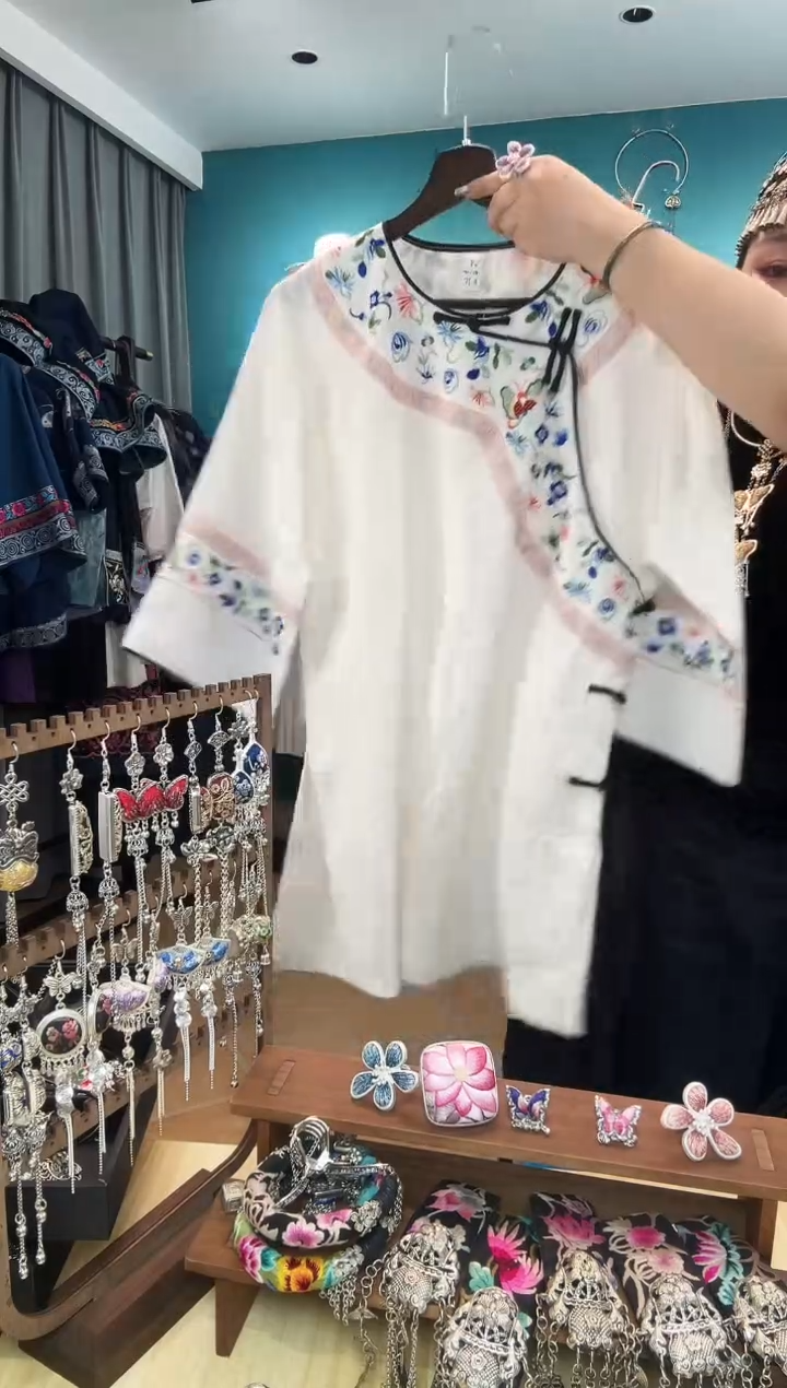 刺绣纯手工民族风刺绣衣服