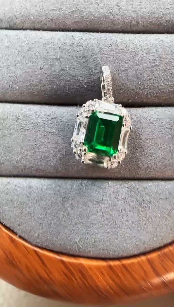 主播定制链接 绿色方形吊坠3ct