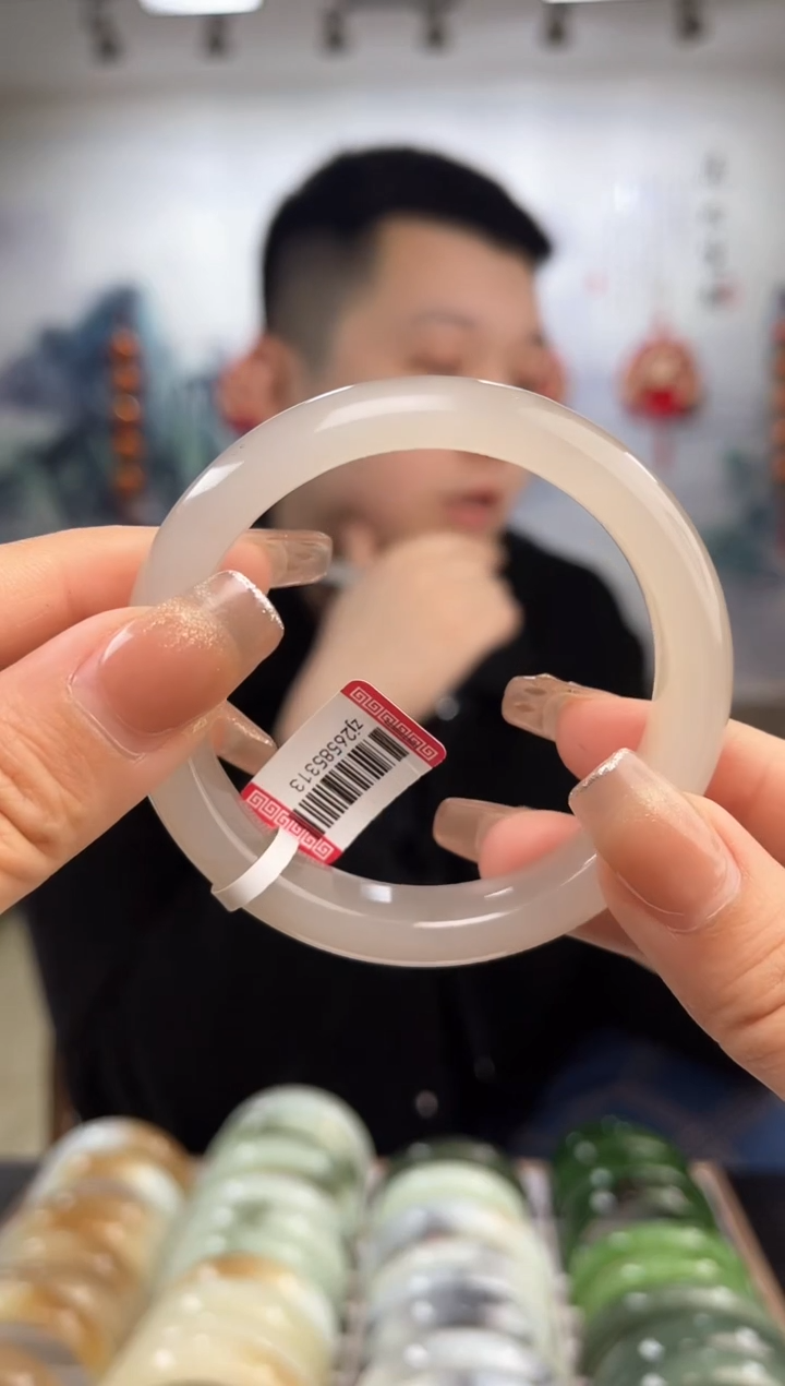 【闪购商品】和田玉手镯未镶嵌54+圈口5313