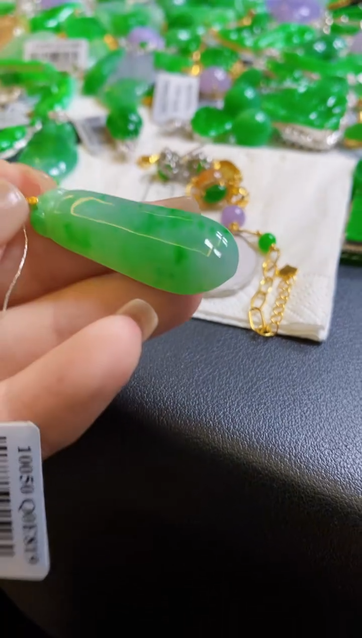 【闪购商品】定制翡翠18K金镶嵌瓜