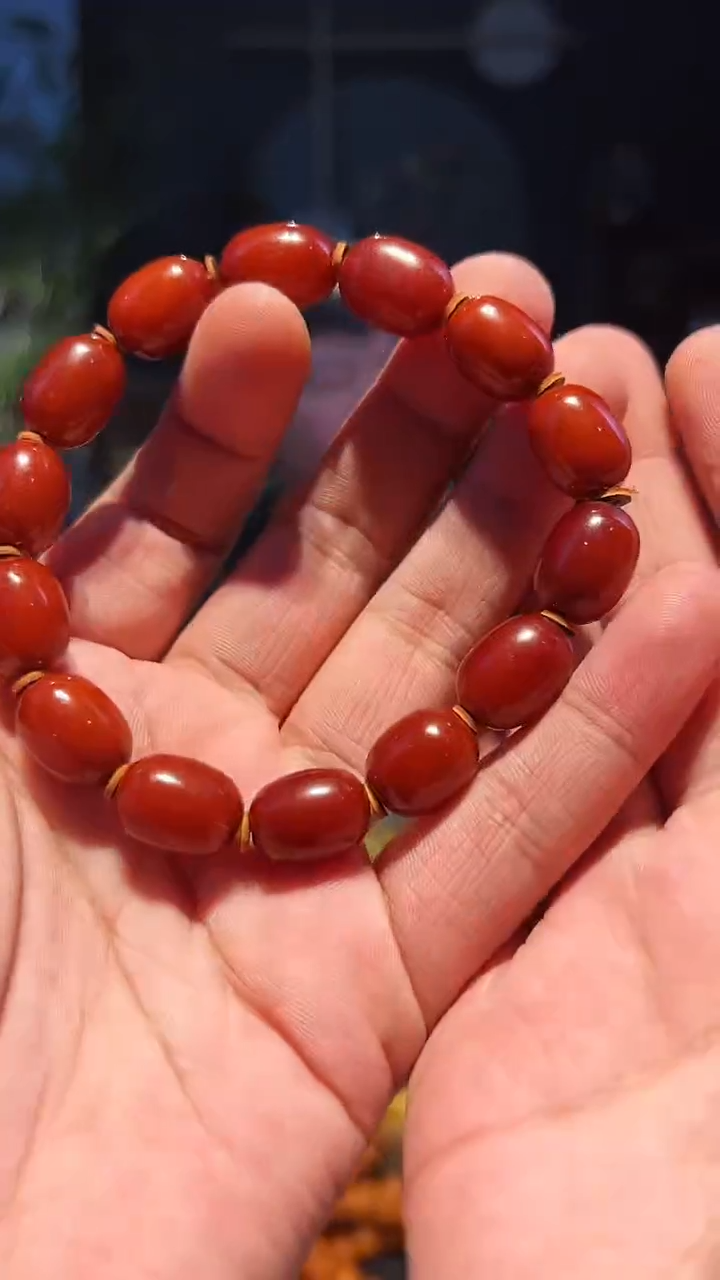 【闪购商品】蜜蜡手串未镶嵌老红枣
