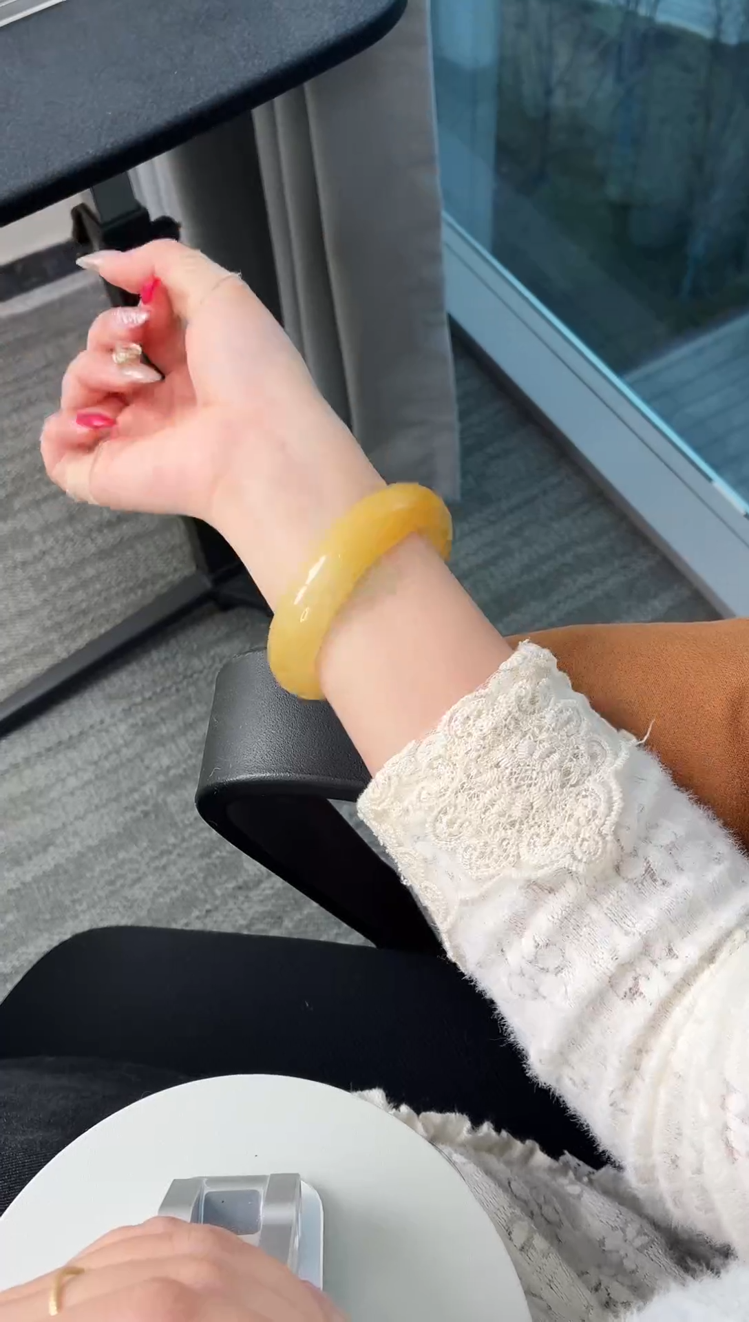 未镶嵌手镯石英质玉143.59