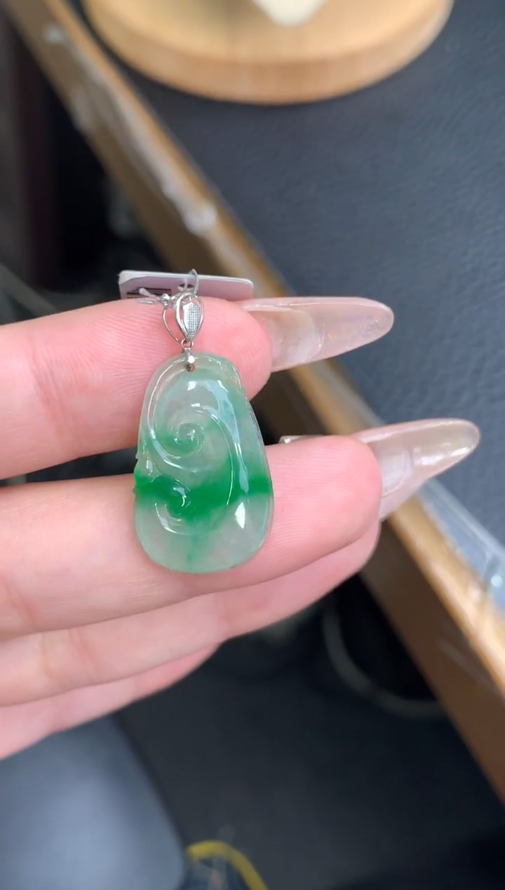 18K金镶嵌定制翡翠48小时鉴赏期