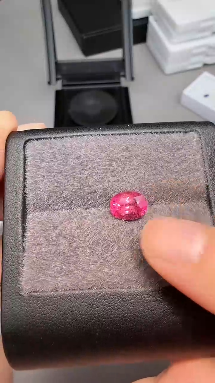 【闪购商品】碧玺卢比来未镶嵌1.98ct-A224-1p
