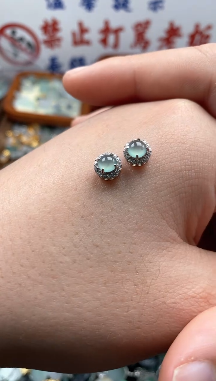 【闪购商品】翡翠颈饰未镶嵌哥哥