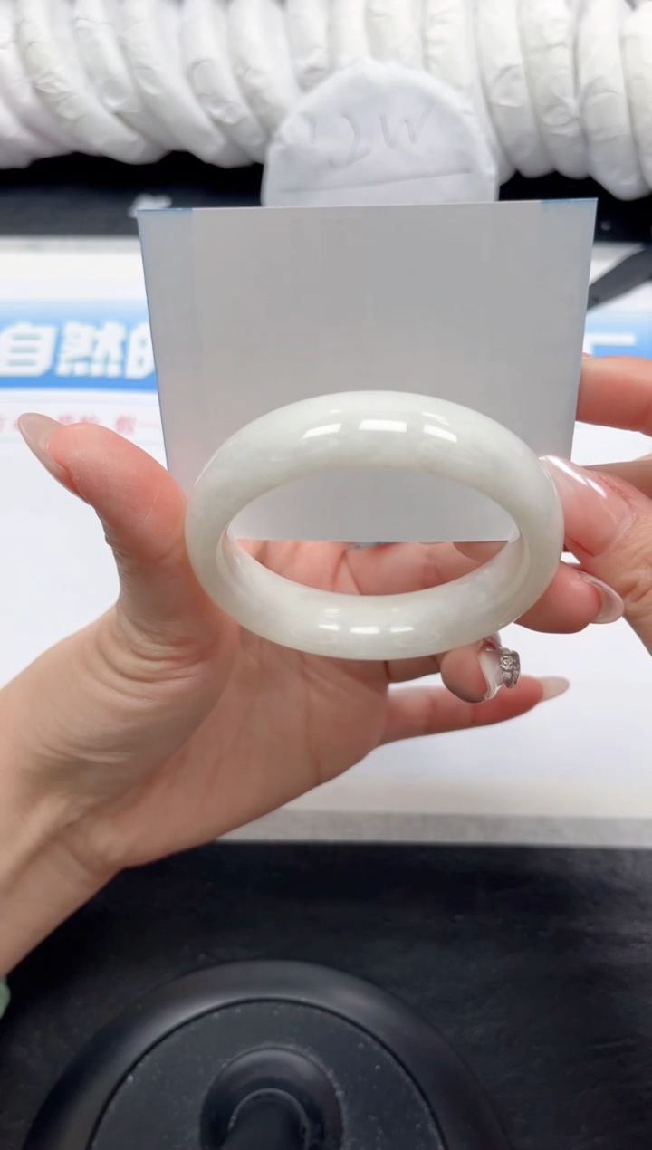 【闪购商品】和田玉手镯未镶嵌204-54.4
