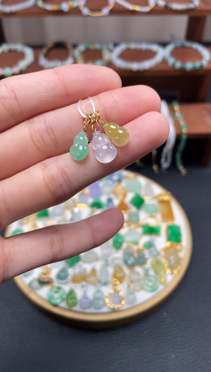 【闪购商品】翡翠吊坠(不含链)18K金镶嵌3个   JK261