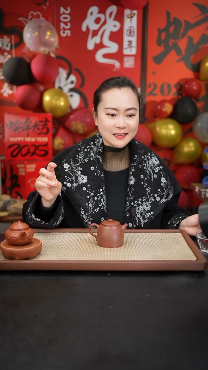 【闪购商品】紫砂茶壶红皮龙玉晨执鼓230cc