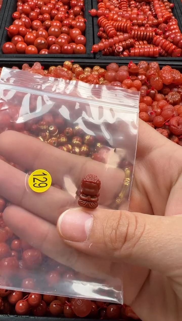 【闪购商品】南红玛瑙颈饰未镶嵌1