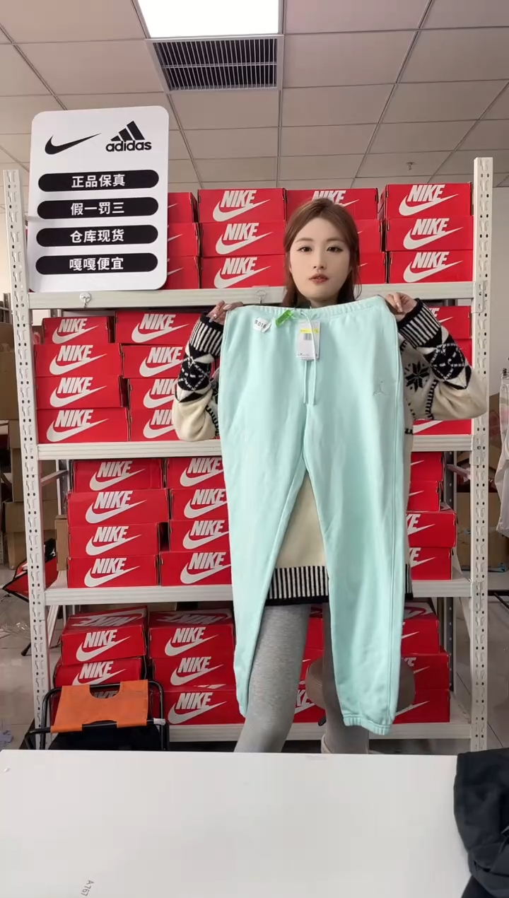 编码018闪购尺码  s Nike/耐克卫衣卫裤以直播间过款为主