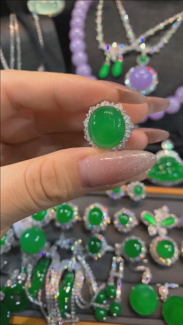 【闪购商品】翡翠耳饰18K金镶嵌天然缅甸翡翠A货 戒指