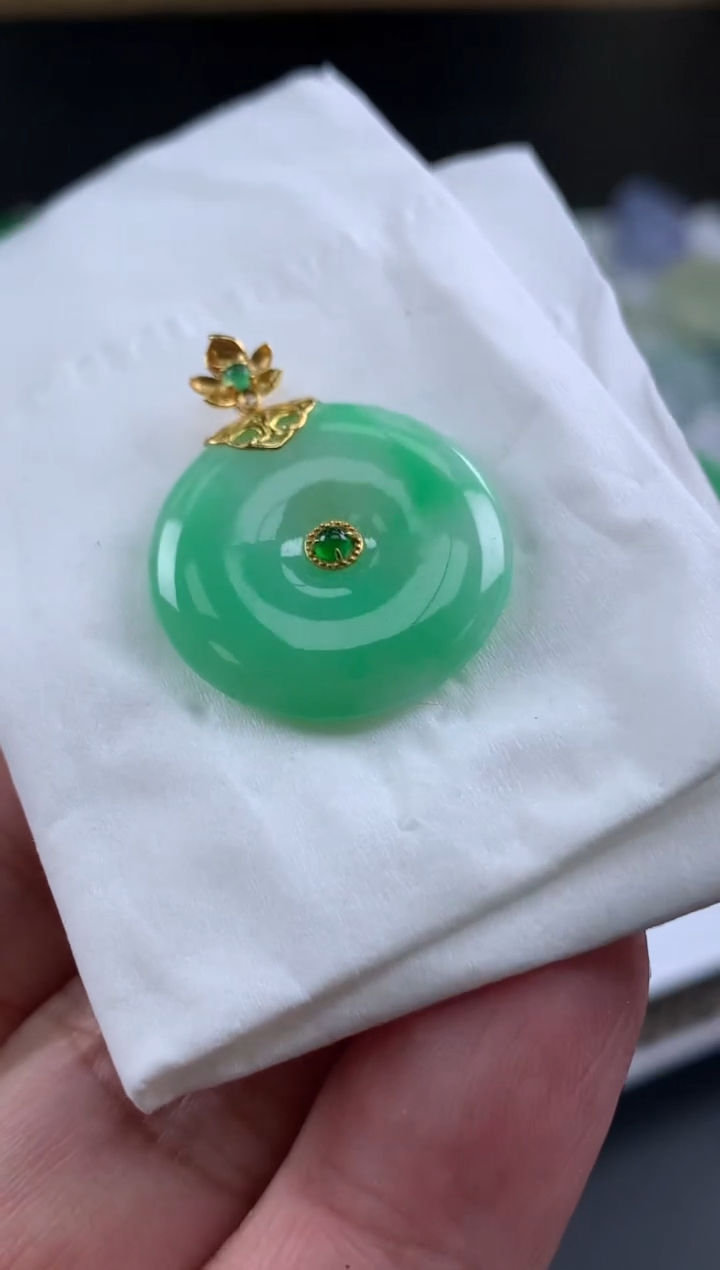 【闪购商品】翡翠颈饰18K金镶嵌翡翠