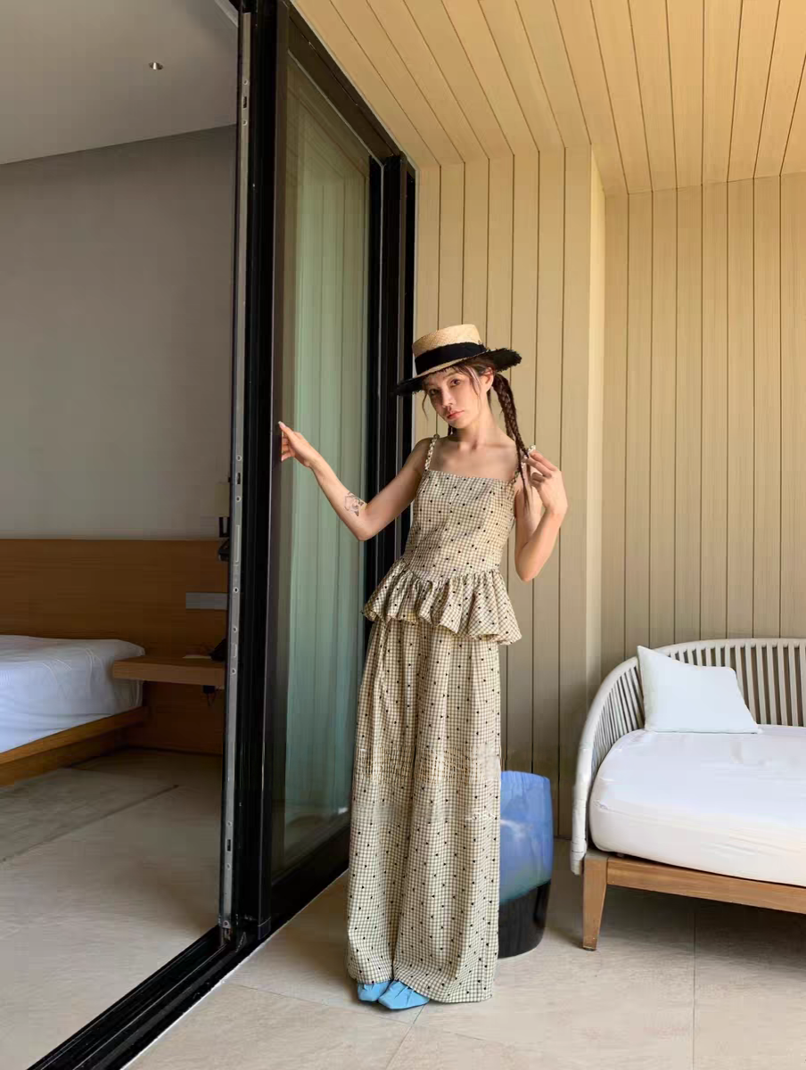 【奥莉】2025春夏：法式复古格纹爱心波点吊带+休闲裤套装24350