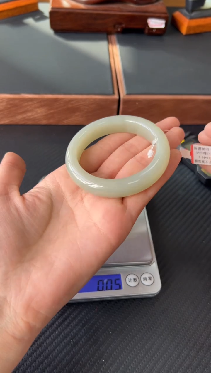 【闪购商品】和田玉未镶嵌手镯且末微色差近矿53+ S