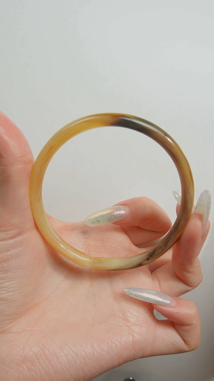 皮质非金属65圈叮当镯