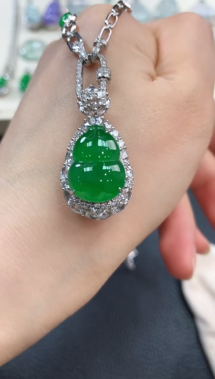 【闪购商品】翡翠吊坠(不含链)18K金镶嵌m74       