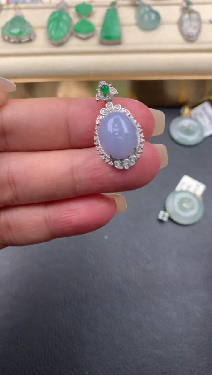 【闪购商品】翡翠颈饰18K金镶嵌Q654      