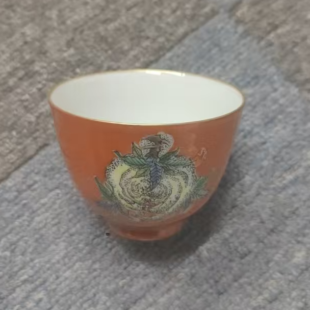 古陶瓷矾红花卉铃铛杯