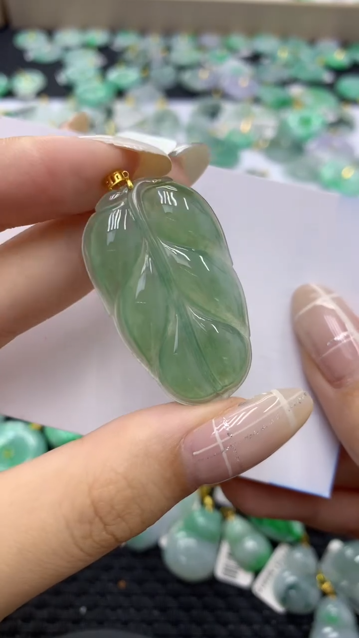 翡翠18K金镶嵌颈饰76498857937585