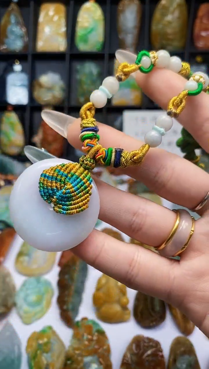 【闪购商品】翡翠颈饰未镶嵌A货翡翠