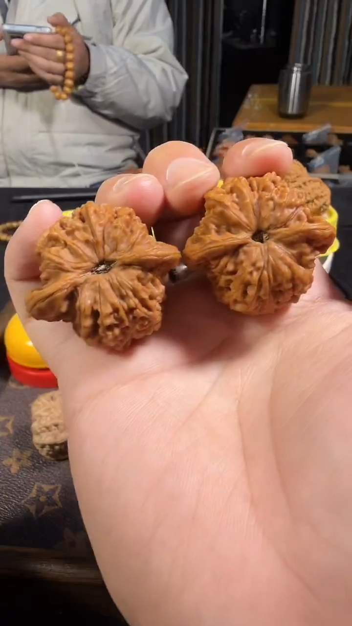 把件文玩核桃40.5/40.6尺全品血麒麟