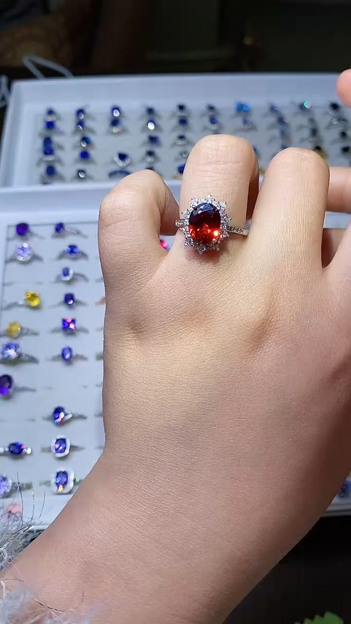 【闪购商品】石榴石戒指银S925镶嵌........