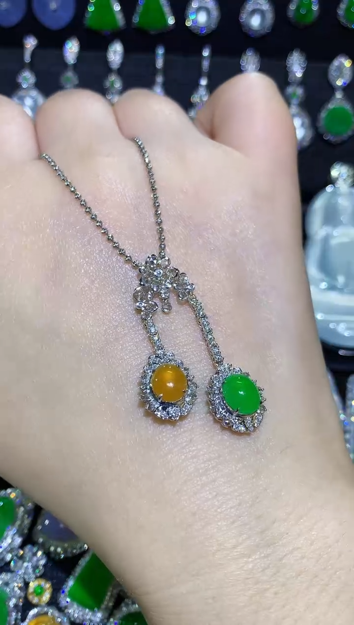 【闪购商品】翡翠颈饰18K金镶嵌高冰双色蛋面