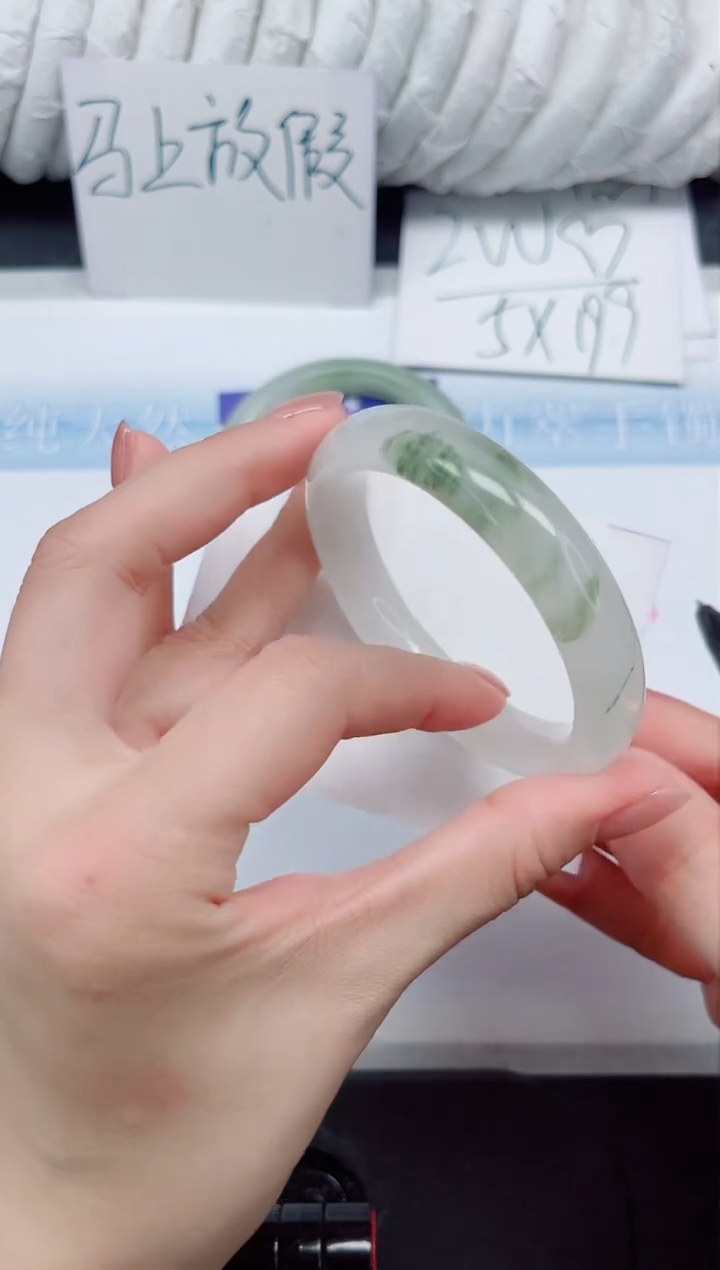 【闪购商品】石英质玉手镯未镶嵌255#52.5