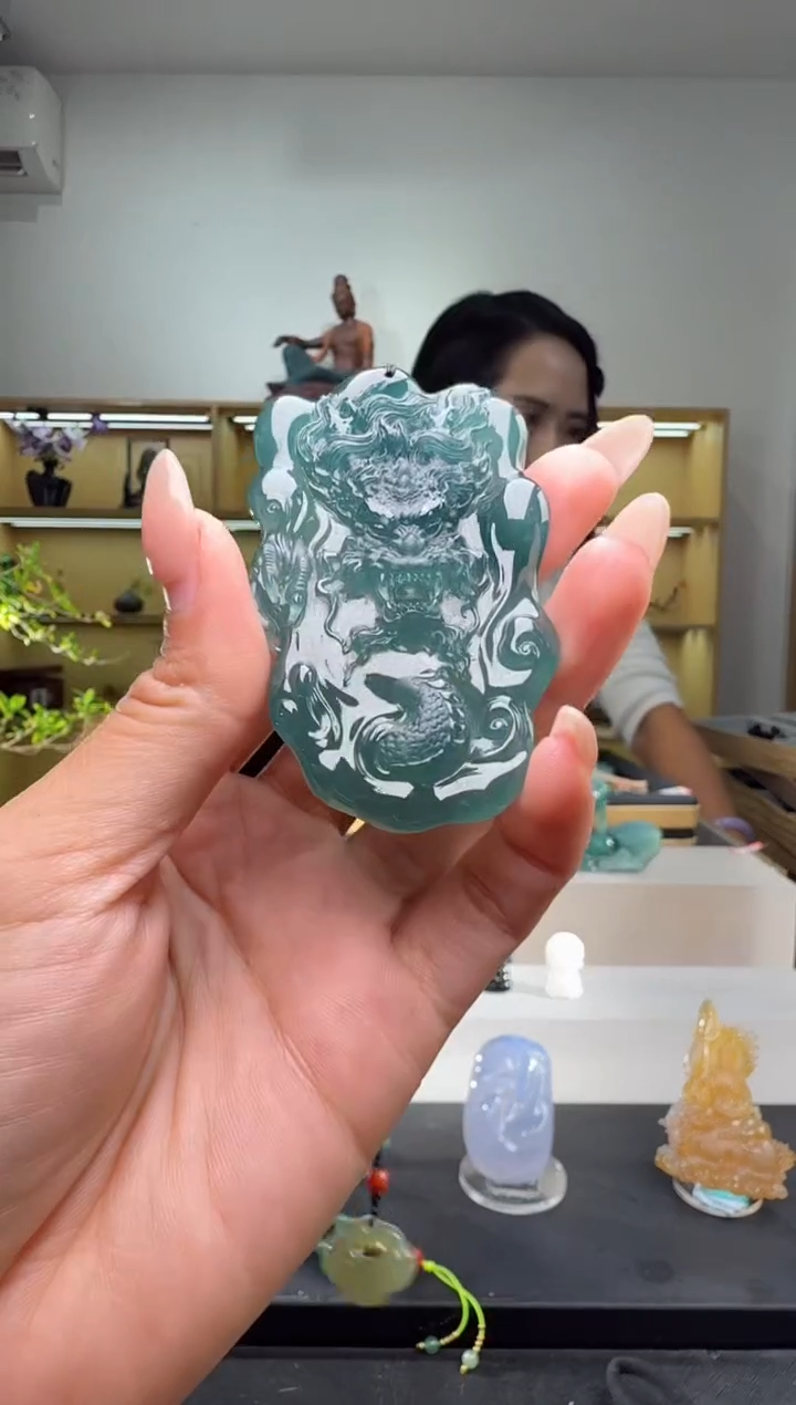 吊坠(不含链)未镶嵌翡翠龙牌