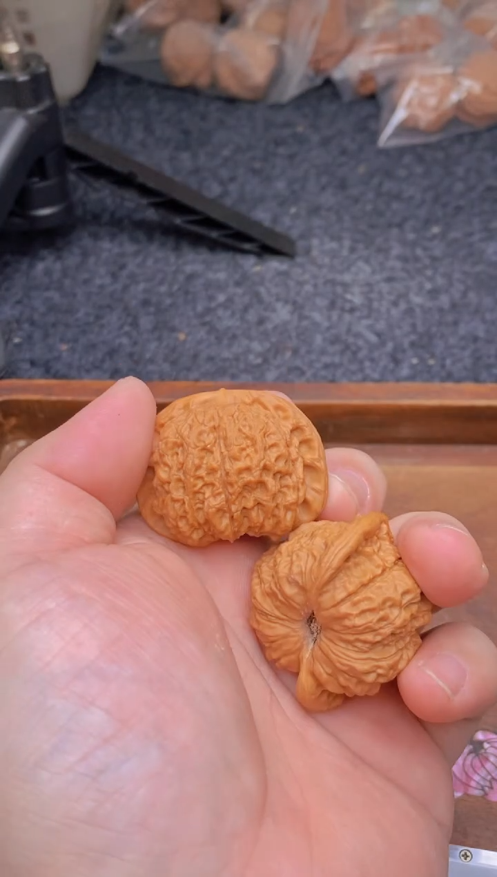 【闪购商品】文玩核桃把件G383号42尺血麒麟