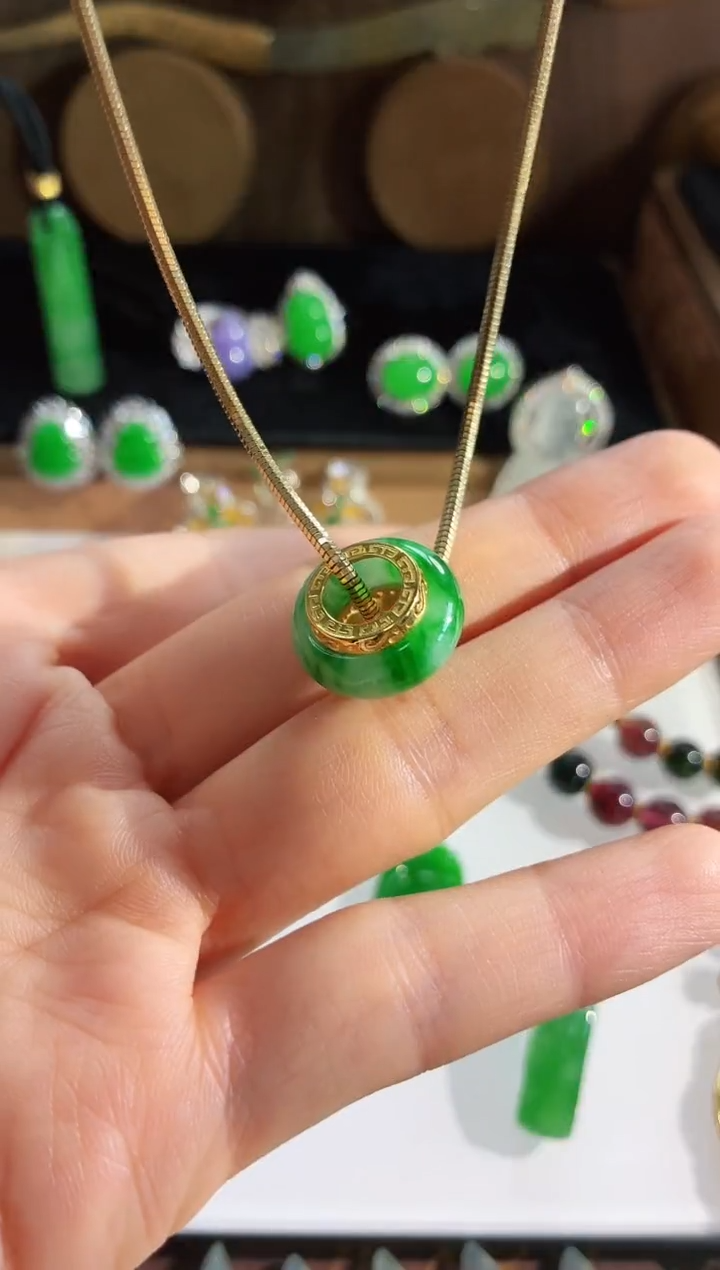 翡翠18K金镶嵌吊坠(不含链)吊坠