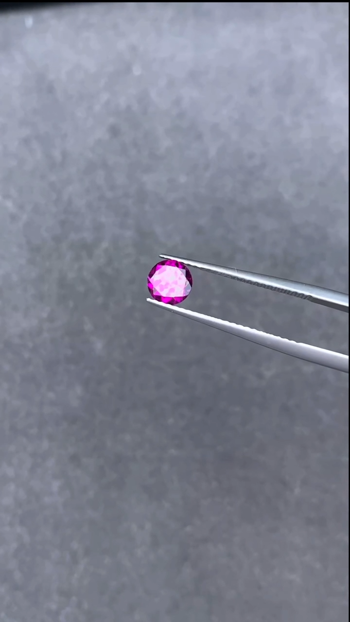 【闪购商品】石榴石裸石未镶嵌75分