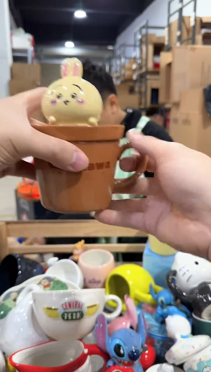 瓷片原盒乌萨奇带盖杯