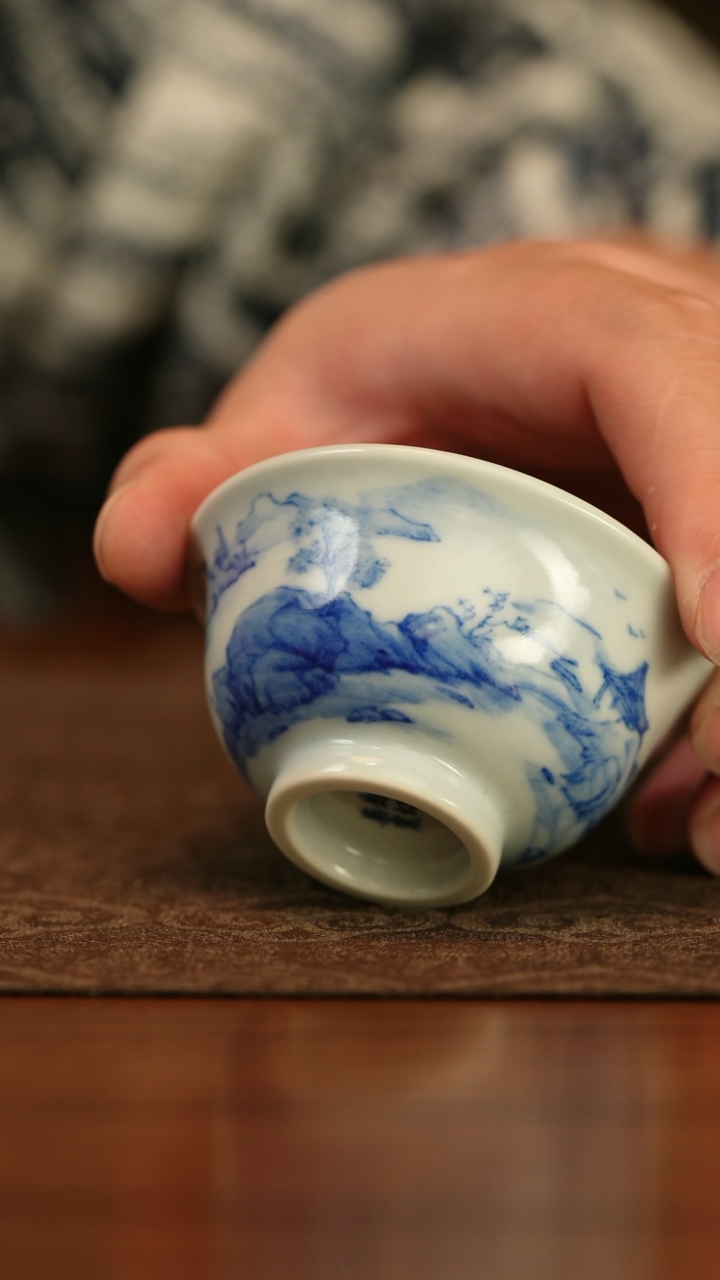 【闪购商品】垂虹万方青花柴窑山水小压手杯